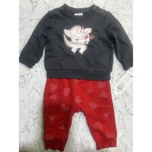 NWT Boys Size 3-6 Months 2pc‎ Dino Graphic T-Shirt Set. 2 snap shoulder closure.